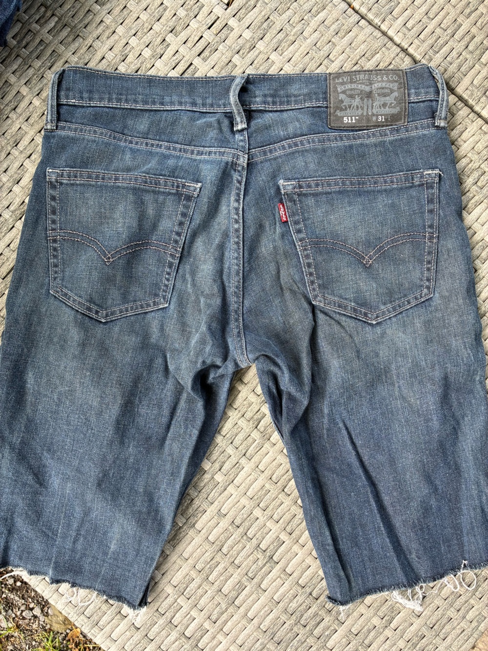 LEVI’S DENIM SHORTS - Picture 3 of 4